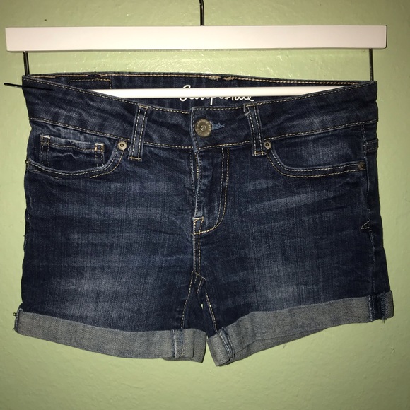 Aeropostale Boyfriend Shorts - Picture 2 of 2